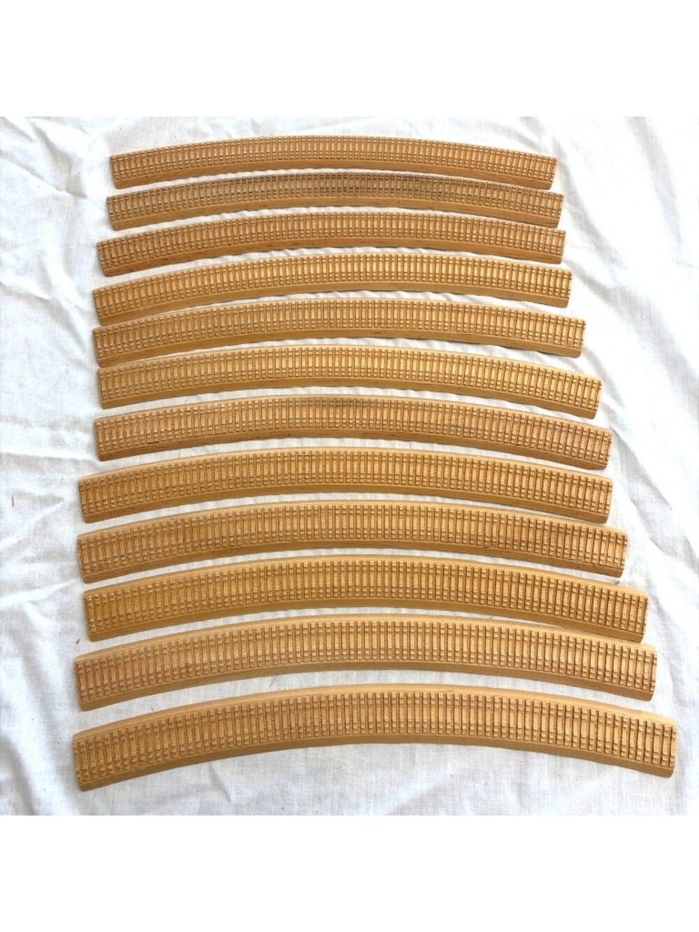 Vintage Tru-Scale HO Self-Gauging Wood Roadbed CR36 36" Radius Full Circle 12pc